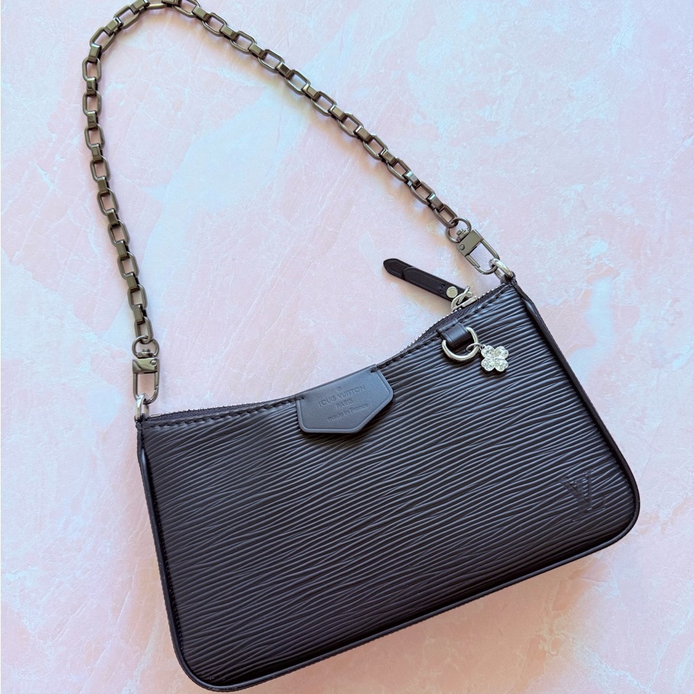 Louis Vuitton Easy Pouch on Strap - Black Epi Leather